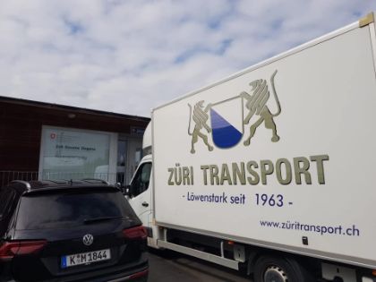 Qualitätiver Schweizer Umzug Umzugtransporter Urmein
